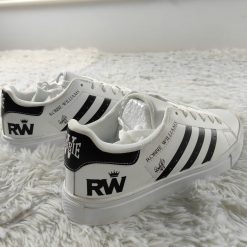 Robbie Williams stan smith shoes B22