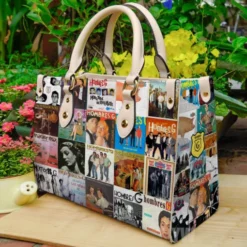 Hombres G Leather HandBag B22