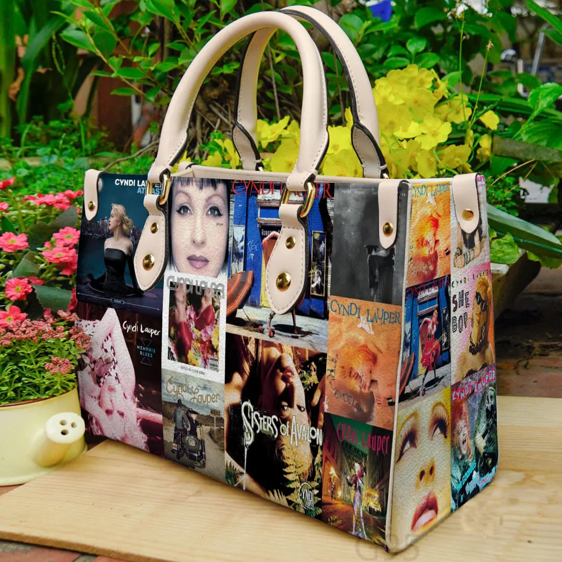 Cyndi Lauper Leather HandBag B21
