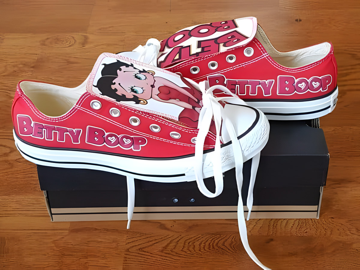 Betty Boop 1 Low Top Shoes